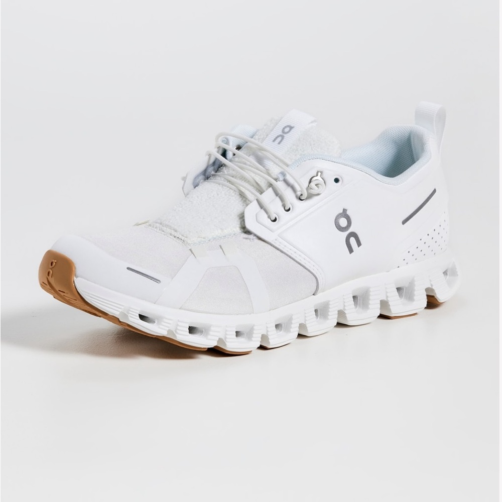 On Running Cloud 5 Terry Sneaker in size 7.5